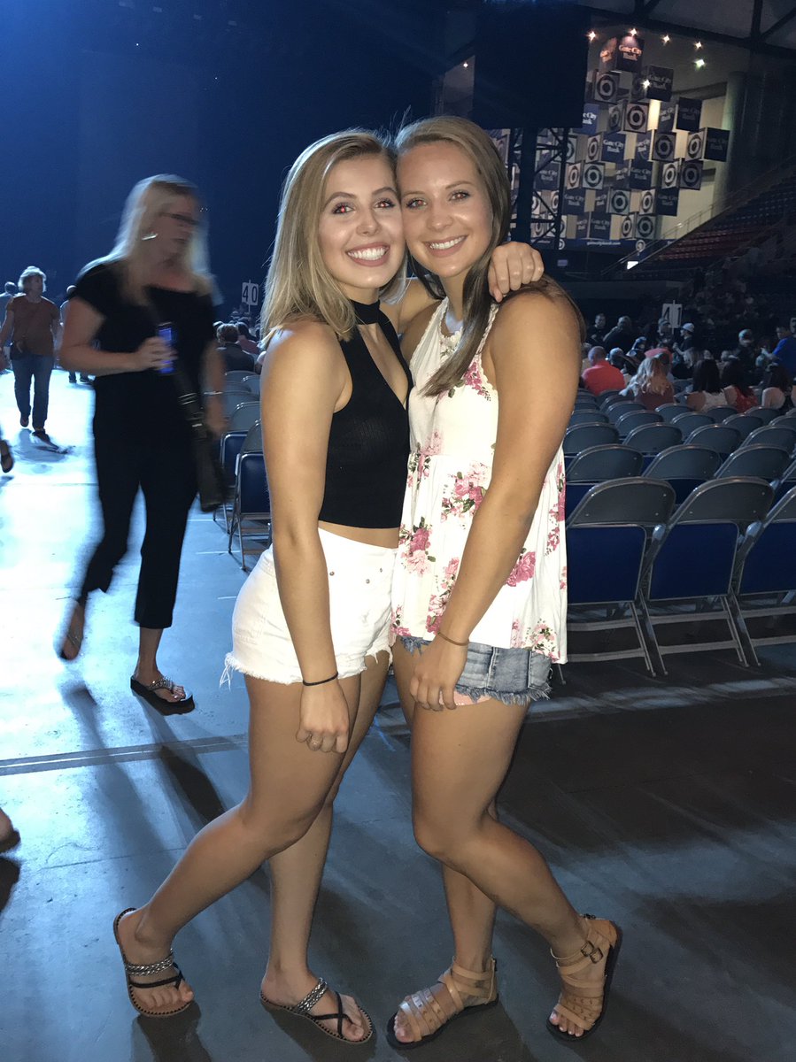 aspen_galster's tweet photo. Happy birthday to the woman that kept me sane while having to live in a freaking closet all freshman year♥️ Have the best birthday yet, I hope 20 treats you well!🎊🎈 https://t.co/QXxldlhPzu