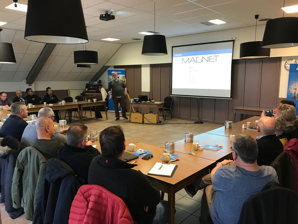 Vandaag is Topcon te gast bij Theo De Bruyn BV voor een demodag. Hier wordt een grote groep deelnemers van verschillende bedrijven bijgespijkerd over het optimaliseren van workflows in de GWW en infrasector. #slimmerwerken