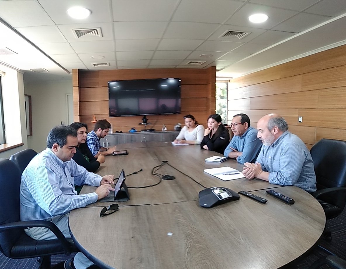 #Temuco junto al <a href="/senadorquintana/">Jaime Quintana</a> y vecinos de #Gorbea, analizando situación de comité Los Copihues, que necesitan gestionar factibilidad de servicios básicos para sus futuras viviendas #estoesporti