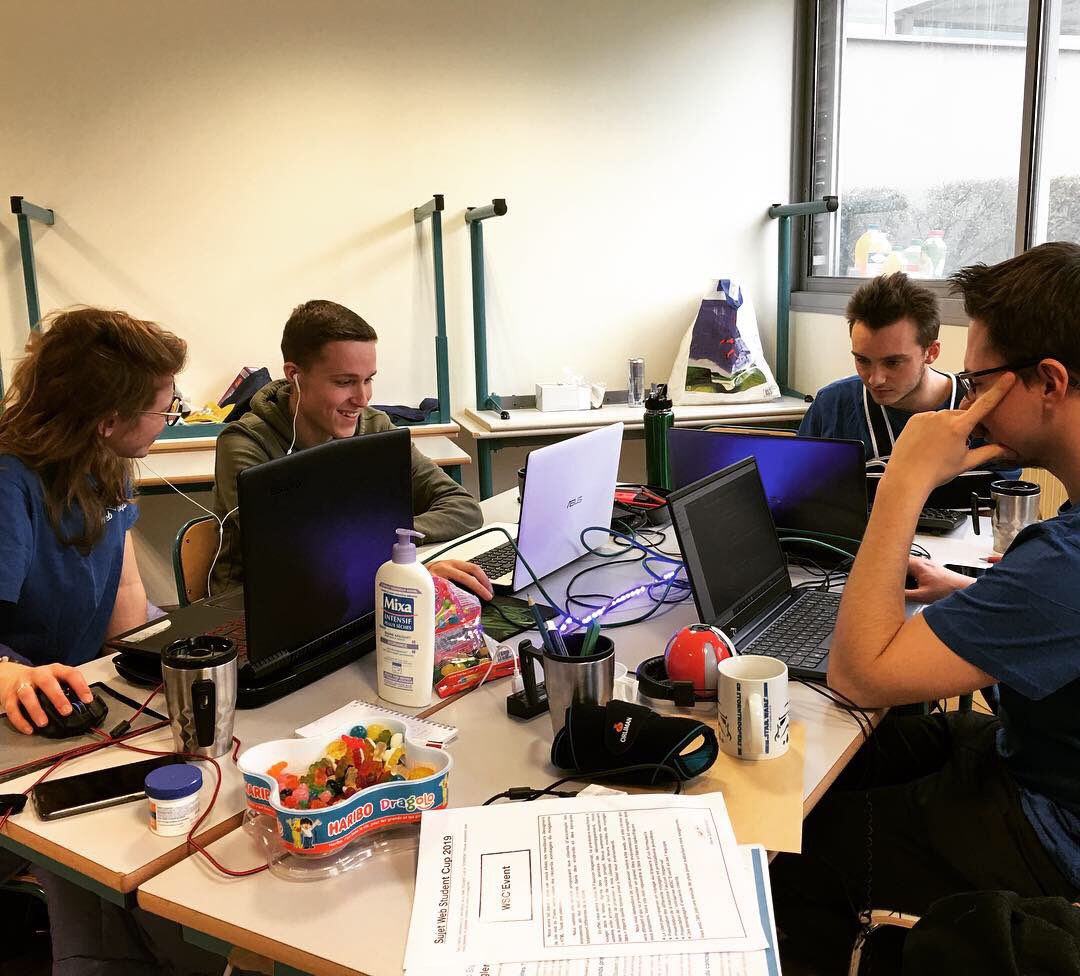EsiremDijon's tweet image. [@Web_Cup] Nos étudiants concentrés en plein développement ! Bonne chance à tous et merci à nos partenaires pour leur soutien @atolcd @SopraSteria_fr @ODALID @ymag_sas @Groupe_Urgo @AERBFC  @Shadow_France @InformatiqueBP @bfc_region @univbourgogne