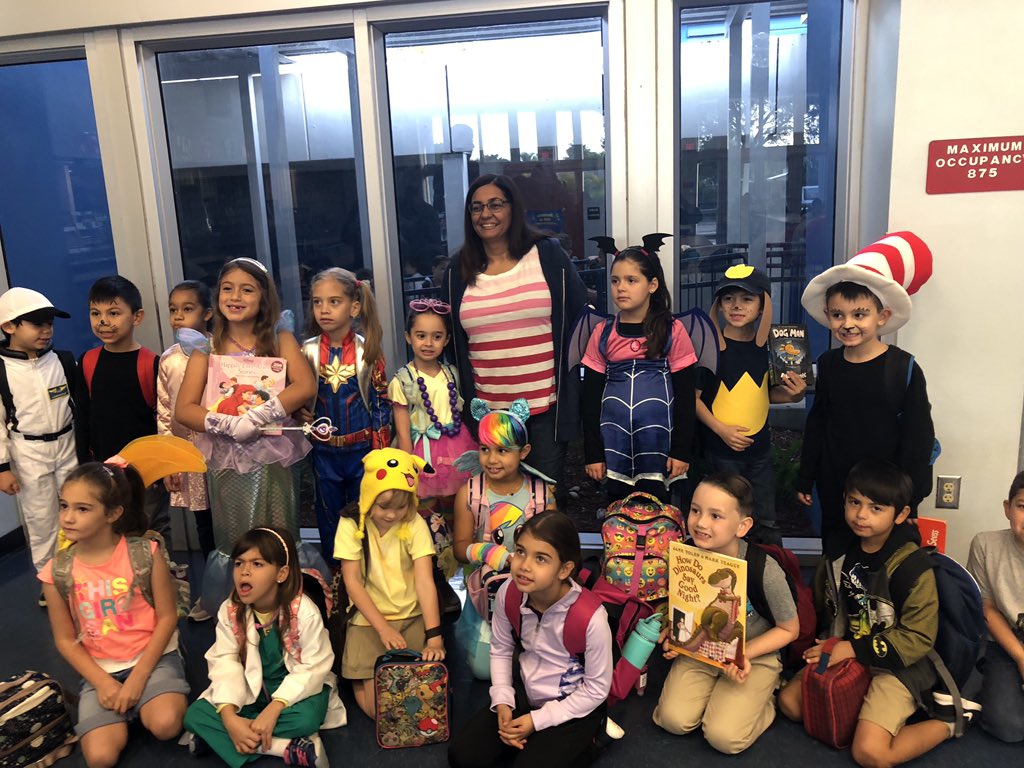 DevonAireK8's tweet photo. First Grade is Bringing Books to Life today! #CLW2019 #MDCPSLiteracyWeek #MDCPSfindyourselfinabook @DevonAireK8 @EducationFL @MDCPSREADING https://t.co/3zUeGsUOVO