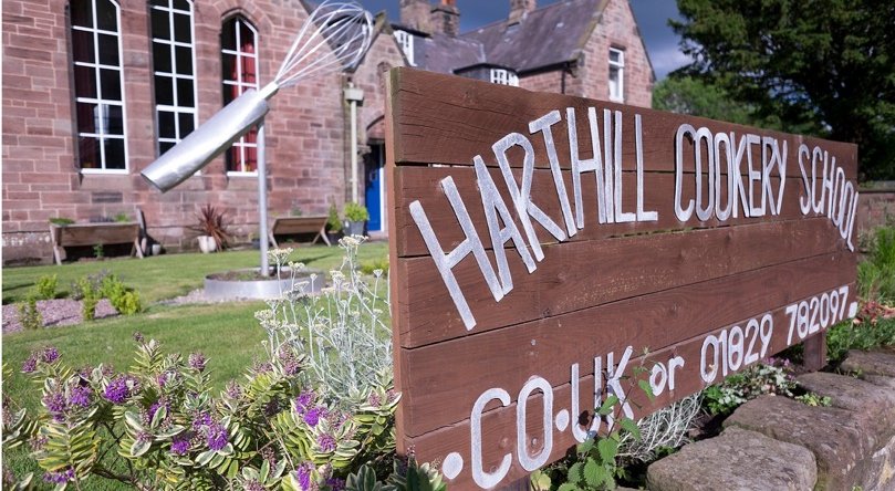 Whether you an expert or new to the kitchen, book onto one of <a href="/ChefBrianMellor/">Chef Brian Mellor</a> courses. Harthill Cookery School are a course for everyone - we're sure you'll find the perfect course
tastecheshire.com/places-to-eat/…
