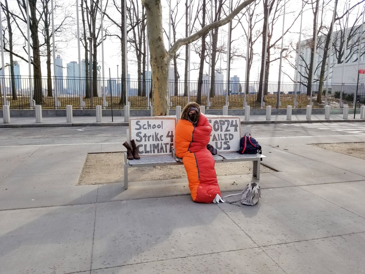 AlexandriaV2005's tweet image. WEEK 8 of my @UN #ClimateStrike in the NYC polar vortex. I prepared all week for this and realized climate change will force us to live differently and deal with more extreme weather. People are dying right now, and we need to #ActOnClimate! @GretaThunberg @350 #FridaysForFuture