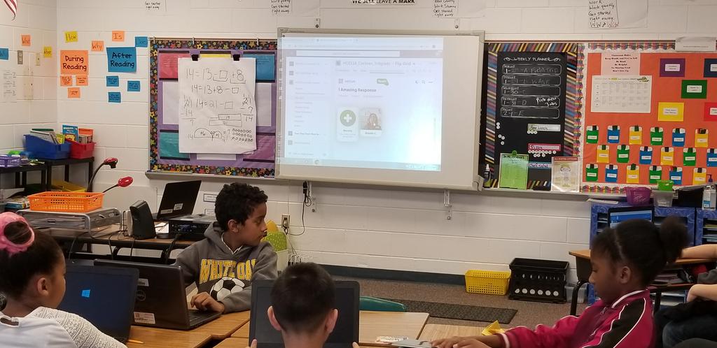 CurleyNancy's tweet photo. Ms. Cochran's Ss practicing their @Flipgrid videos about their bio pick for Black History research. Engagement! #onslowdlt #OCSFrameworkFriday #hcesgators https://t.co/O32j47BZ6k