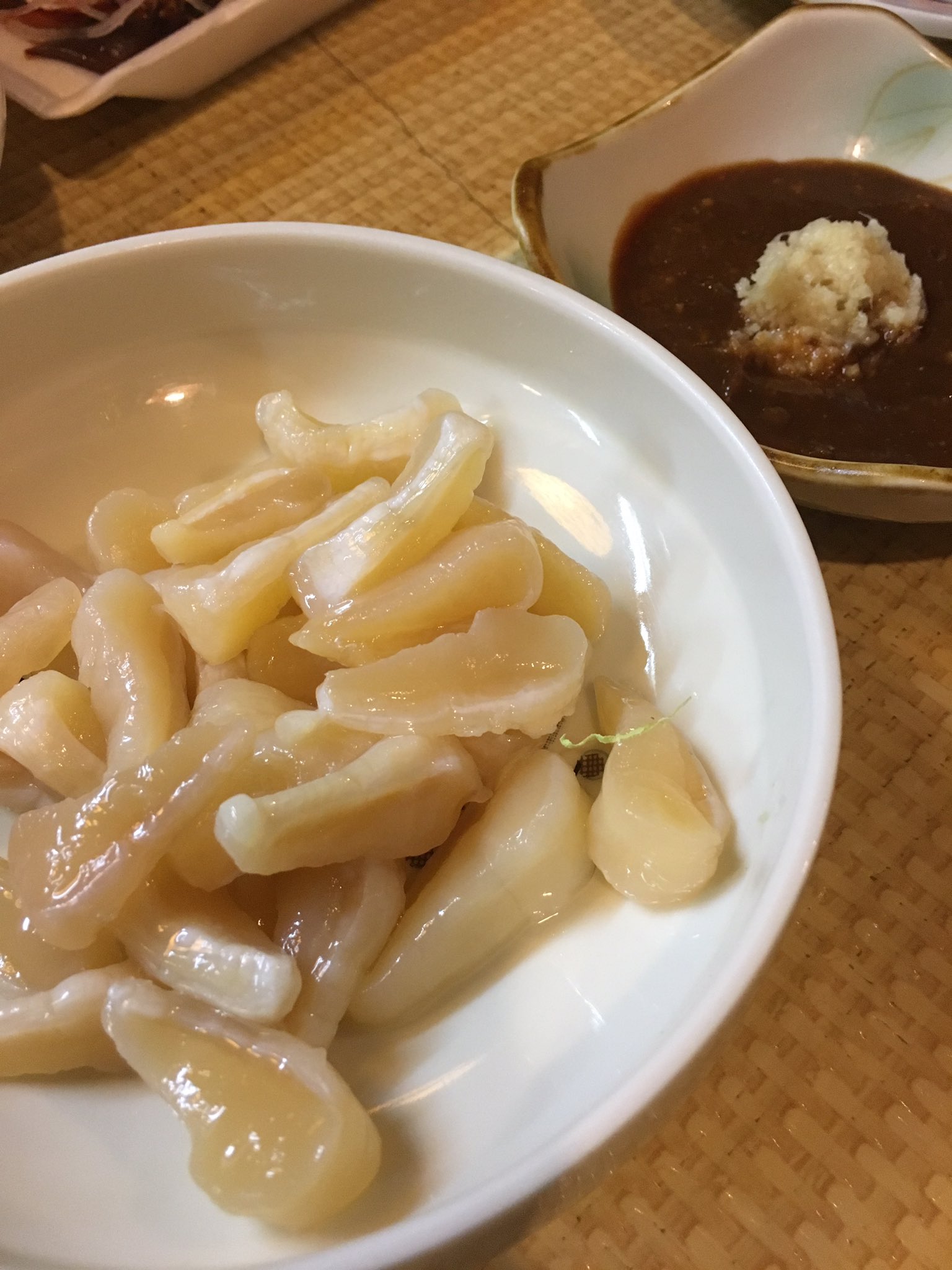 タナベシン 真珠貝 アコヤ貝 の貝柱 弾力とは違った心地よい歯ごたえにサッパリとした甘みと海の香り 火を入れると味が濃縮されさらに美味い 志摩地方で貝柱といえばコレ T Co Mjslrmcivk Twitter