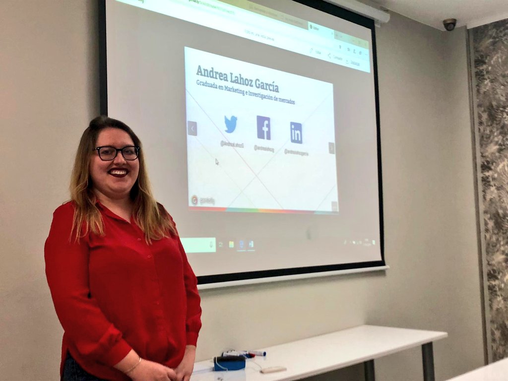 NettDigital's tweet photo. @AndreaLahozG presentando #Agroslab cuaderno de exploración en su #Proyecto360 del #MasterMPD siempre contagiando su positivismo y eterna sonrisa. ¡Enhorabuena! https://t.co/pAsVELZrjI