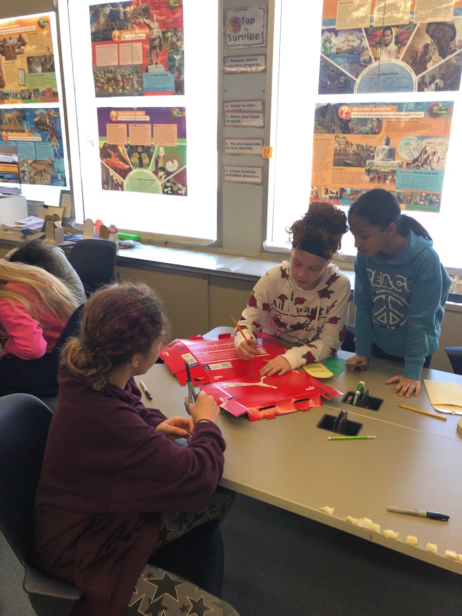 cbyono's tweet photo. Teamwork during Egyptian Simulation! #stsd6 #YourSalisbury https://t.co/M2KmKcsYHA