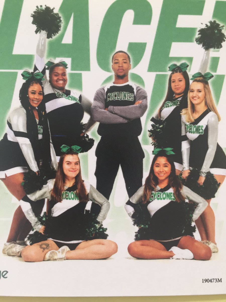 mvcc_cheer's tweet photo. It’s cold outside...so we’re turning up the heat! https://t.co/HrAHQmjleu