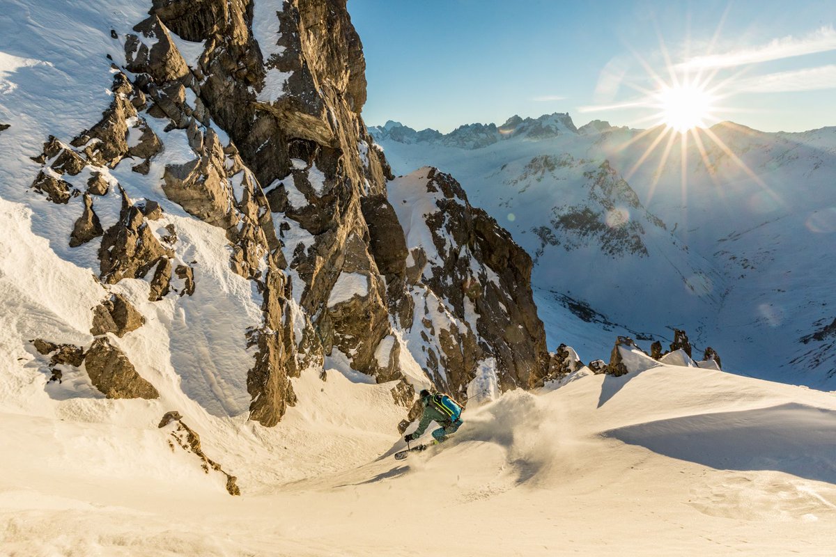 Steep down - Colin Gomez buff.ly/2WzACU6
buff.ly/2T6AfOB

📷 Julien Ferrandez buff.ly/2RsJSWH

#FritschiSwiss #Tecton12 <a href="/ArvaEquipment/">Arva Equipment</a> 
#freerado #backcountryskiing #freerideskiing
#alpes