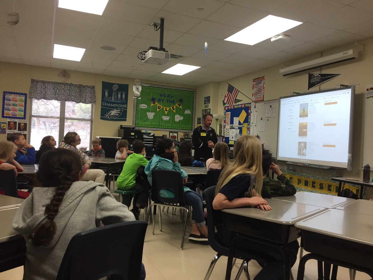 mrsfariasclass's tweet photo. Thank you, Mr. Wier! #careerday https://t.co/glqkKA9NaI