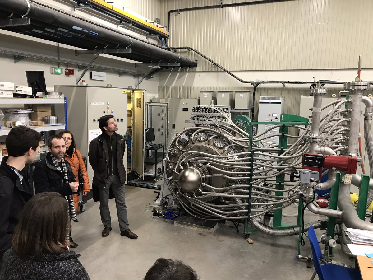 UnivPoitiers's tweet photo. Visite par les administrateurs @UnivPoitiers de la plateforme de #recherche #Promete dédiée aux sciences de l’ #aeronautique.
Grâce au soutien majeur @NvelleAquitaine, @UnivPoitiers construira #Promete2 en renforcement, en lien notamment avec @CNES et @SAFRAN https://t.co/Mxc7SZmeG8