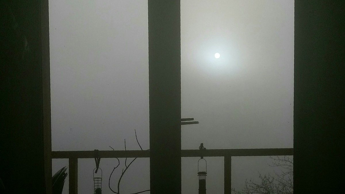 thihenn's tweet photo. Soleil pris dans un nuage d'Ard3che https://t.co/OXfAc8jVPm