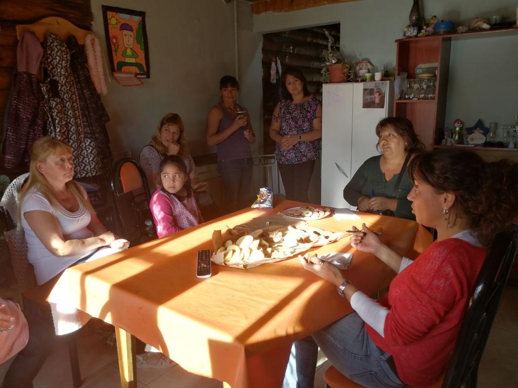 Pamela:
Con el compromiso de quienes integramos #JuntosParaChubut escuchamos a vecinas de #Trevelin, y nos comprometimos a resolver sus inquietudes. Estamos convencidos de que hay una nueva forma de diálogo acompañando el día a día de nuestra gente. #ChubutGanaSiEstamosTodos https://t.co/oS3hercW82