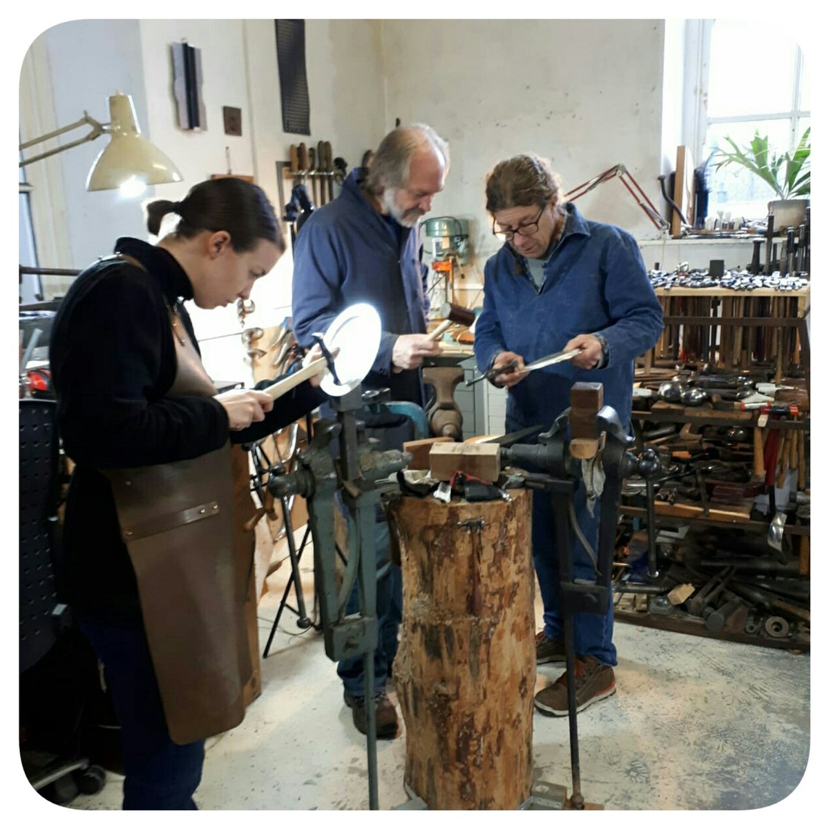 CTSilversmith's tweet photo. A few highlights from my week in North Wales learning how to sink a tray & flat hammer with Ray Walton as part of the @CBsilversmiths Skills Training Programme, generously supported by @GsmithsCentre
#newyearnewskills #traysinking #flathammering #masterclass #lifeofasilversmith https://t.co/osPJ0dqEaX