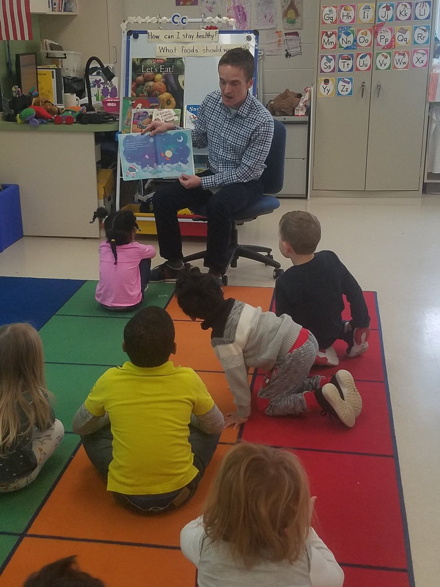 OESReading's tweet image. Snow can't stop us from enjoying National Read Aloud Day in our Pre-K room. Mr. Thompson chose the perfect book on this snowy afternoon!!  Penguins are the main characters! #odentonesaacps #AACPSeril
