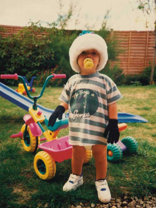 HarryStdr's tweet photo. Es difícil expresarte cuanto te amo y la felicidad tan grande que me transmites, no hay palabras especificas para definir ese sentimiento tan satisfactorio de tener a un idolo como tú en mi vida, eres inmensamente increíble❤ @Harry_Styles #HappyBirthdayHarryStyles ❤ https://t.co/uV7C6WcQyc
