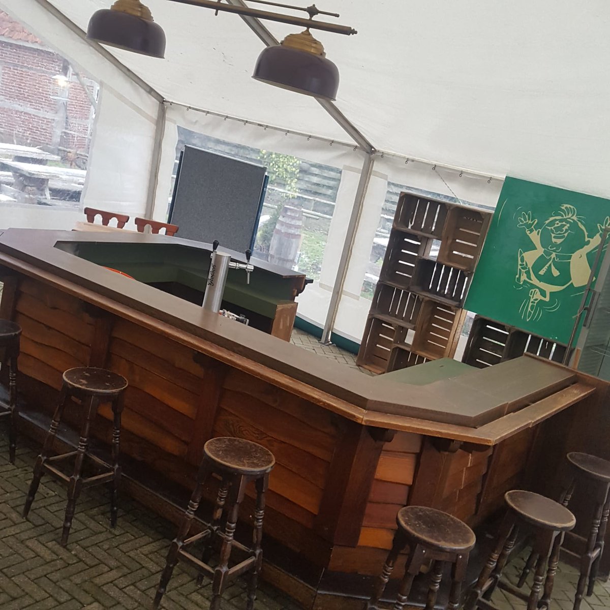 Het begint er op te lijken! Morgen aanwezig tijdens Café Steggink 'The reunion'?

Koop jij je kaartje in de voorverkoop? Dan is het eerste drankje van het Harry! Kaartjes koop je bij Ribhouse, Stevo en de Sporthal tot morgenmiddag 14.00u #FeestjeBouwen