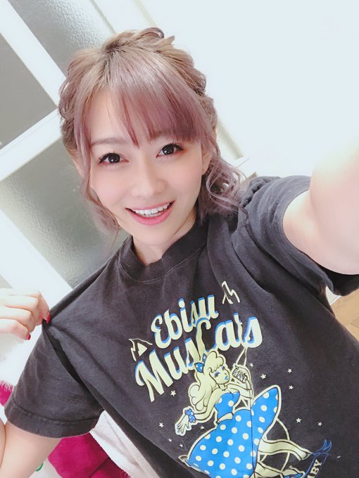 今でもパジャマでよく着てるやーつ 新しいのほしい(ない) https://t.co/U3b4Vn8mNN