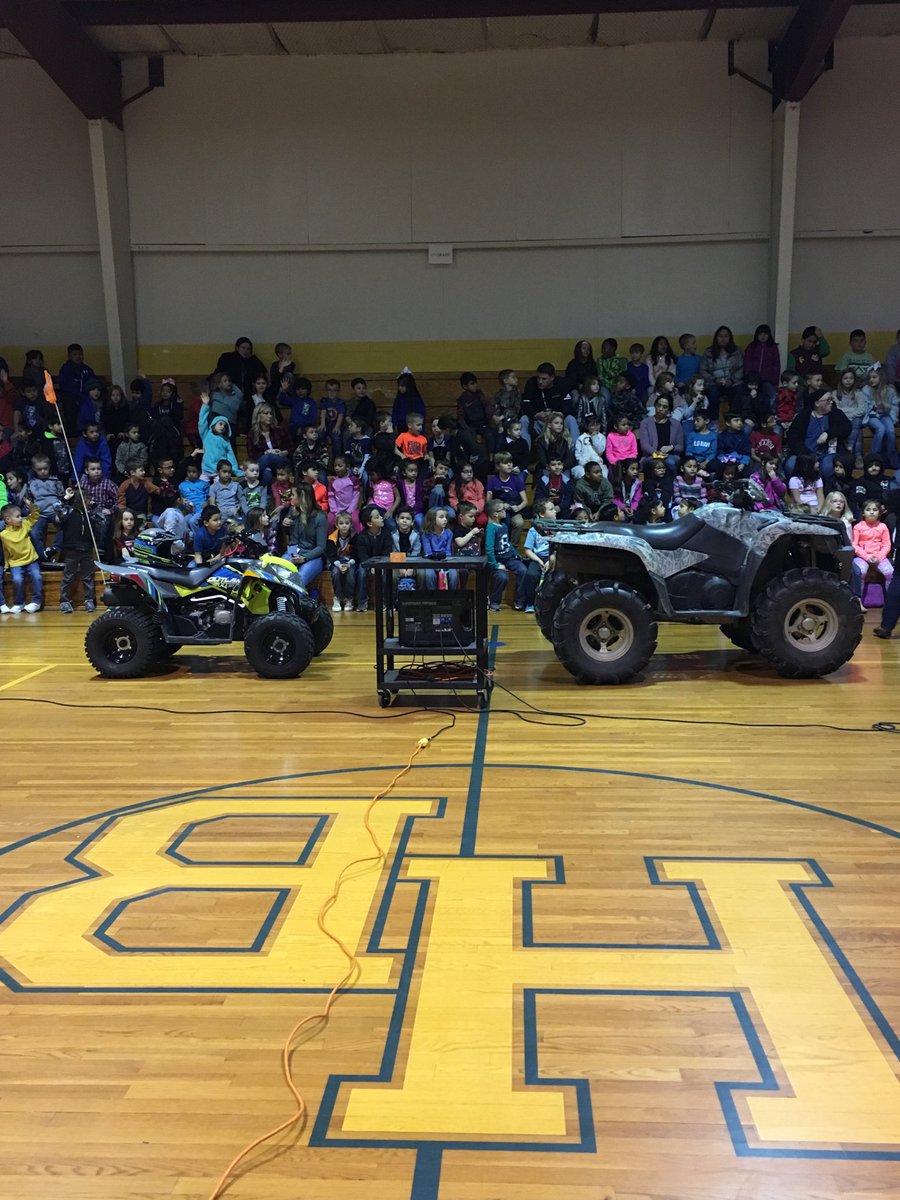 C27832419Cookl's tweet photo. Harts Bluff students learning ATV safety!  #hbisd  ##bulldogpride https://t.co/KOVbVqV60G