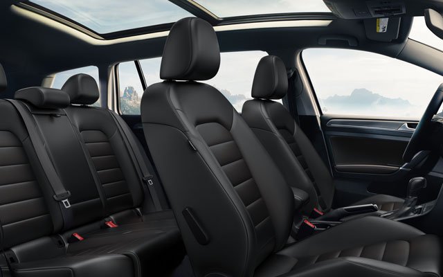 vwtoronto's tweet photo. The 2019 Golf Alltrack allows you to enjoy 4MOTION All Wheel Drive confidence, cutting-edge technology and a stylish interior. All with a turbocharged engine to take you practically anywhere. Discover the power of the Golf Alltrack: https://t.co/gFHnDaE2wt
#vwtoronto #vwalltrack https://t.co/EUDstzDJ9y