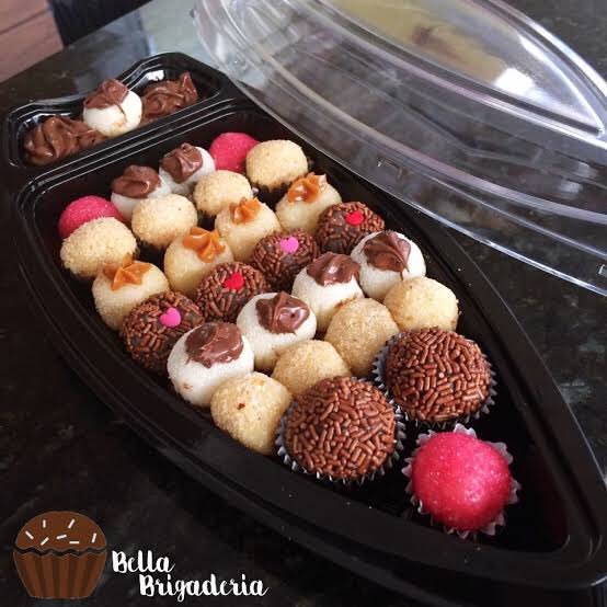 Cafeteriarp_'s tweet photo. ⊸ Pedido: Barca de Brigadeiro e Pizza.

⊸ De: Anônimo.
⊸ Para: @Joalin_lindaa 

"Eu te prometi, então está aí, queria aproveitar pra te dizer que além de louca, você é muito especial e divertida, te amo louca das pedras" https://t.co/vqiOXotHPu