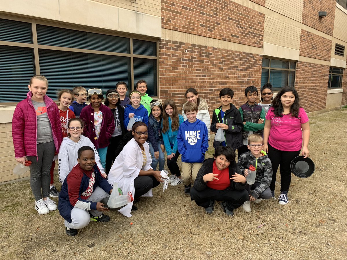 Saunderskclass's tweet photo. Thank you Allen PTA for bringing High Tech High Touch to 4th grade today. We learned so much and had fun doing it. @allenelem @AllenPTA @Saunderskclass https://t.co/UB5oqRapAr