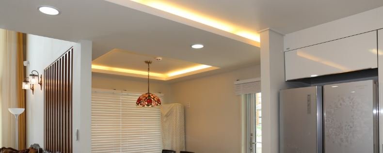 99acresIndia's tweet image. #InteriorGuide | Are you unhappy with the ceiling height of your home? Follow these tricks to make it appear bigger: goo.gl/2ZD4GM