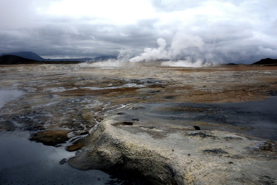 HSScomms's tweet photo. As Iceland's population continues to diversify, how does the public's response to natural disasters change? Reflections by @DeanneKBird et al. https://t.co/f9x1c9Rqbm #volcano #openaccess #research https://t.co/FJFuPJaAby