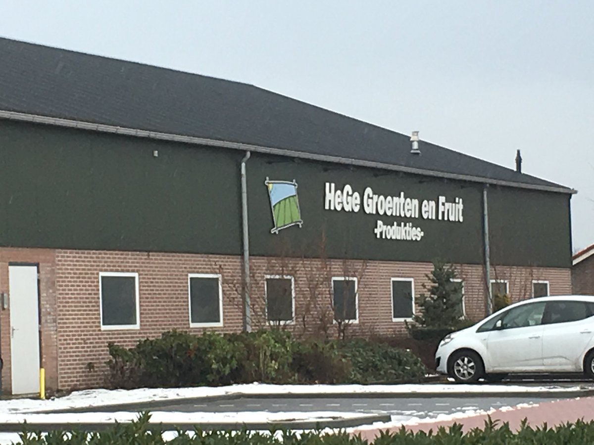 WernvAsseldonk's tweet photo. Vanmiddag Tour gehad in het buitengebied van Meierijstad, gemeenteraad en college bezocht een 3-tal bedrijven; HeGe Groente en Fruit, Melkvee/vleesvarkens Rijkers en vd Cruijsen vleeskuikens #kansenbenutten #actiegeboden #vitaalbuitengebied @GemMeierijstad @ZLTO @Eric_vd_Bogaard https://t.co/uo81dKA1RN