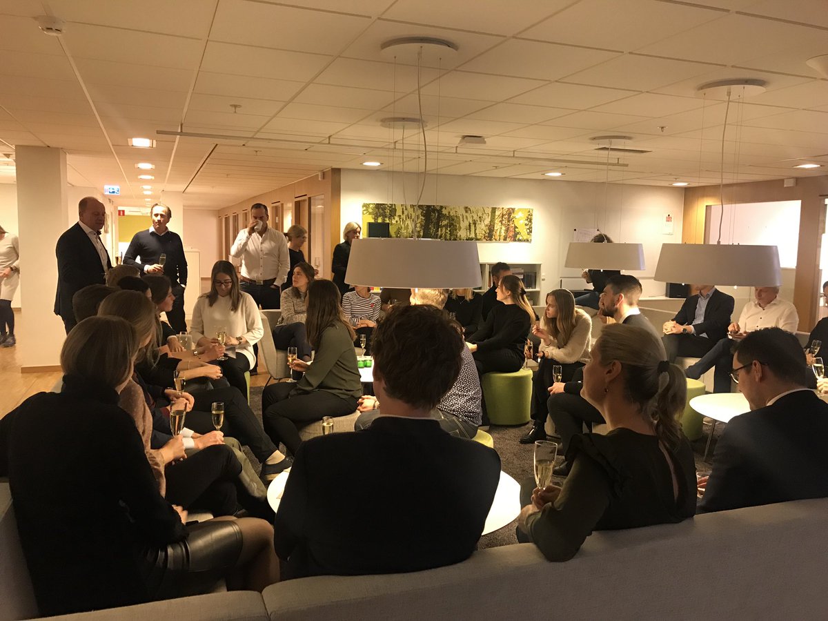 Stolt! Firar våra duktiga medarbetare som klarade revisorsexamen! 👏🏻🍾🔝👌🏻🌟 <a href="/GrantThorntonSE/">Grant Thornton</a>  #auktoriseradrevisor #nålsöga