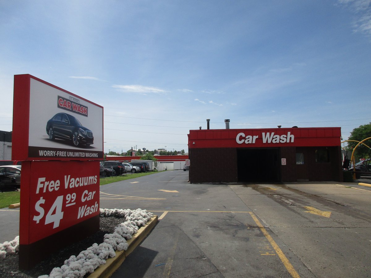 SP_CarWash's tweet photo. You survived the deep freeze, now it's time for a car wash!  See you this weekend. Go Unlimited! https://t.co/Ulk4H9WOiG