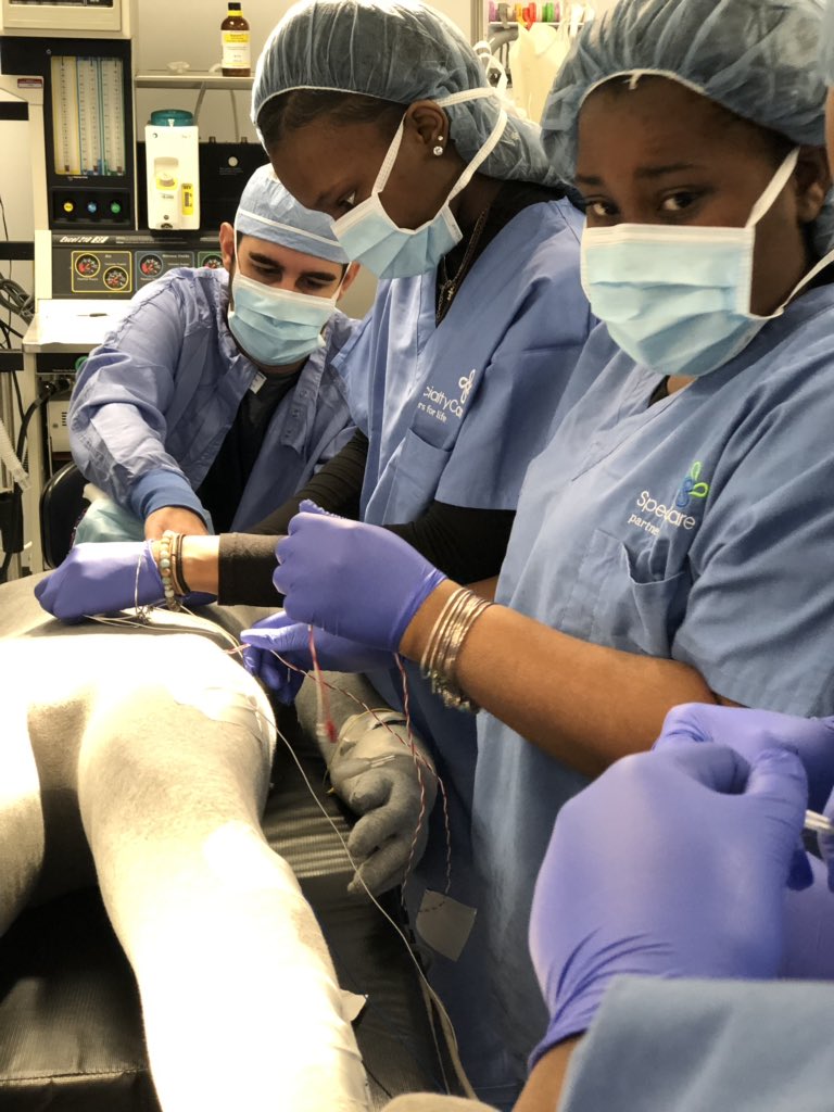britindiamerica's tweet photo. @HillsboroBurros @HillsboroAGHS partnership with @SpecialtyCareUS is always incredible. Intraoperative Neuromuscular Monitoring lab with two of the best. @MetroSchools #RealLab #Simulations #ChangingLives https://t.co/RWkTCpLSpa