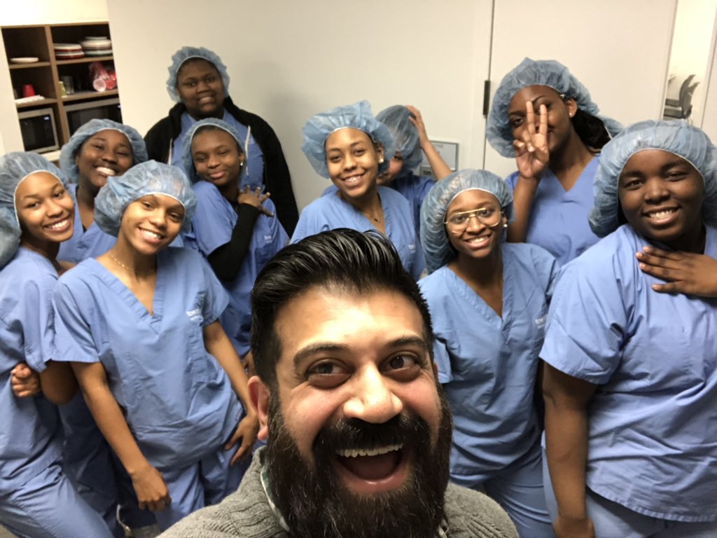 britindiamerica's tweet photo. @HillsboroBurros @HillsboroAGHS partnership with @SpecialtyCareUS is always incredible. Intraoperative Neuromuscular Monitoring lab with two of the best. @MetroSchools #RealLab #Simulations #ChangingLives https://t.co/RWkTCpLSpa