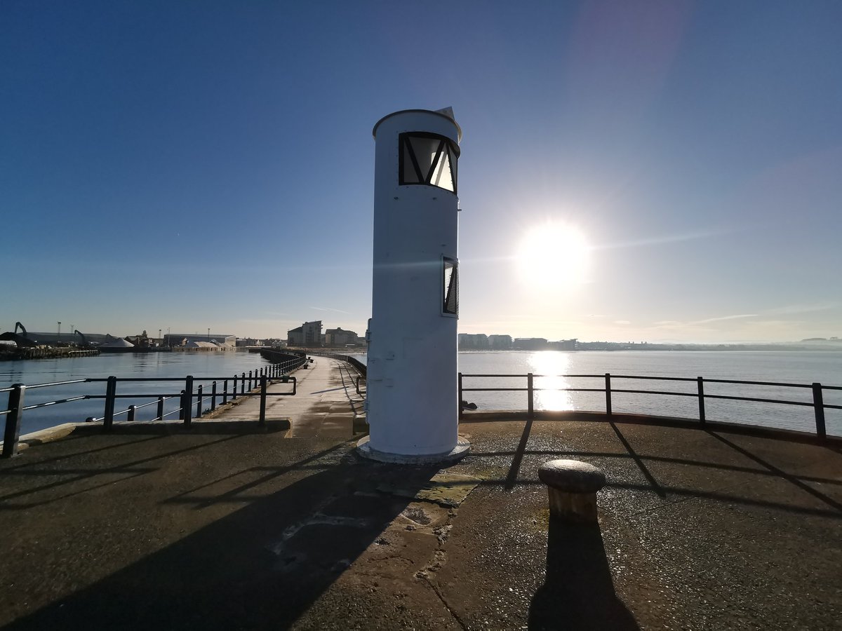 darkadrenaline9's tweet photo. Doon the harbour #Ayr #ayrbeach #ayrharbour #sea #arran #arranview #HuaweiMate20Pro #unedited #pier #bluesky #cold #frostymorning #scottishcoast - look @Kaleidoband I got snow! Ok so there's a body of water separating us but I got a snow pic or 3 😉💜 https://t.co/9TbVhrgACB