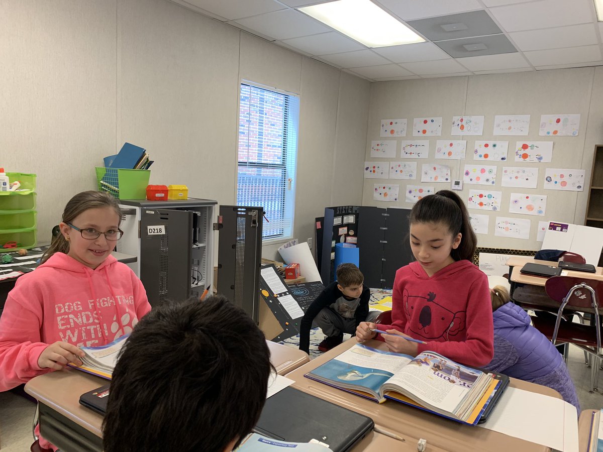CETHedgehogs's tweet photo. Small group discussion in 5th grade about how a dolphin influenced others #usingtextfeatures https://t.co/BrnnH3DdXg