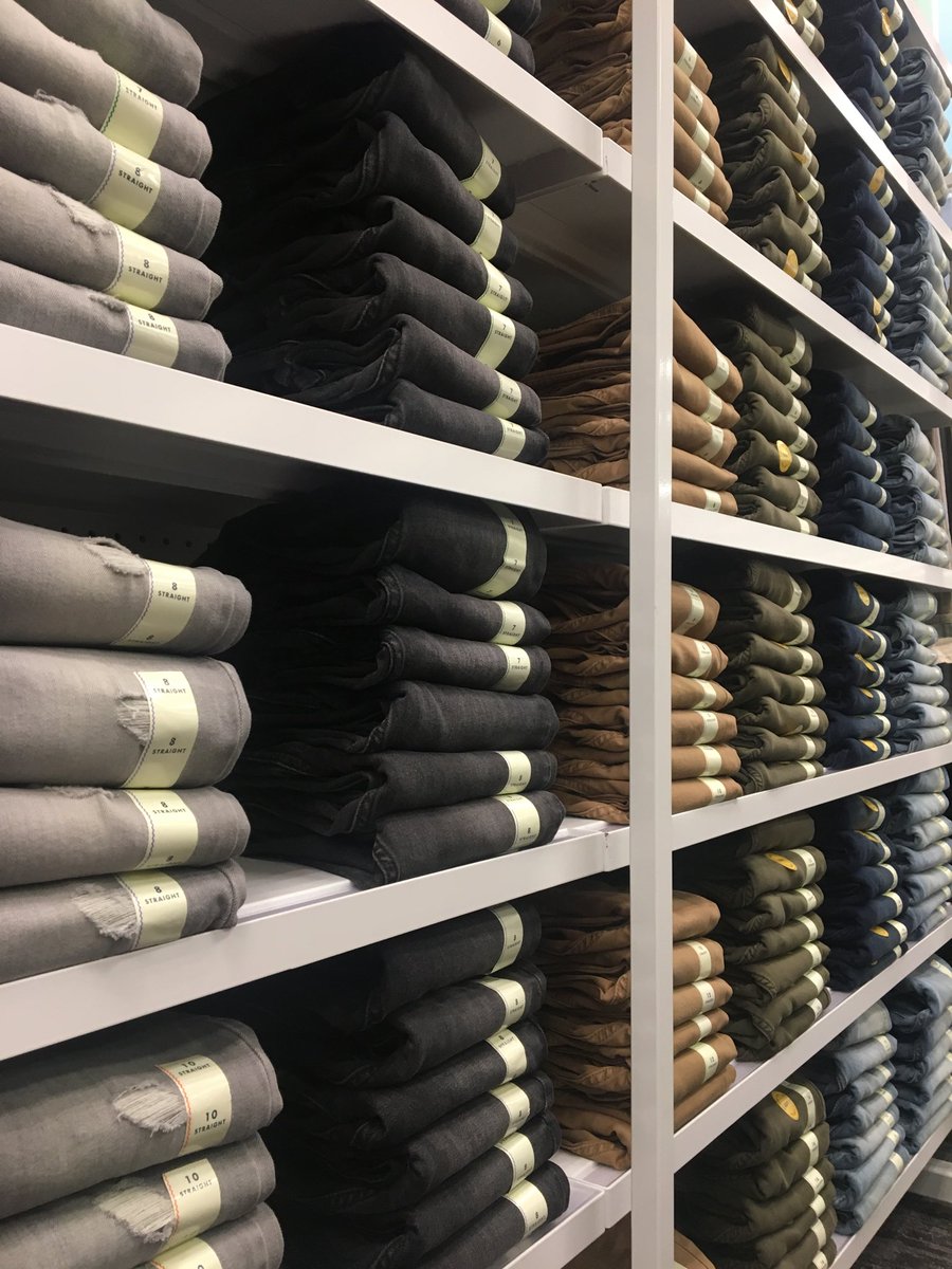 Shellbelle916's tweet image. Nothing like freshly folded jeans to make my day!! ⁦@bradpearce2010⁩ ⁦@LexiLauren5⁩
#target1098