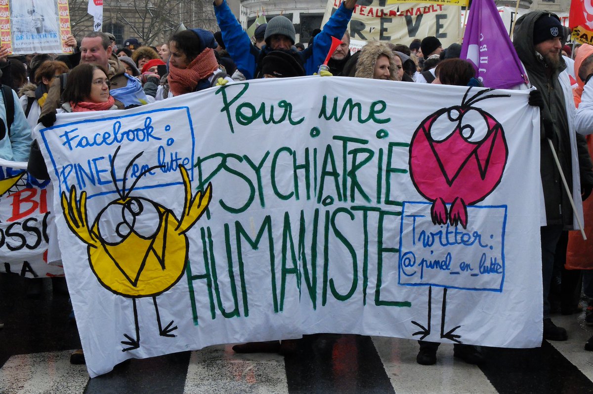 commeunbruit's tweet photo. [RDV] 16h @franceinter
#CommeUnBruit Surveiller, enfermer, attacher. #Reportage sur la dérive sécuritaire de la psychiatrie française. Une crise sans précédent. #StopContentions @pinel_en_lutte
@blousesnoires #printempsdelapsychiatrie @Unafam @PPUpsy @AdelineHazan https://t.co/Pnkeg6tmct