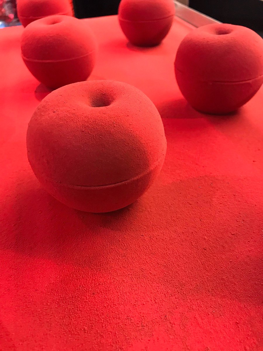 PatOSMONT's tweet photo. Nous préparons votre Saint Valentin.
Coeurs et pommes d'amour tout en chocolat....OSMONT
De 11€ à 18,90€ pour les amoureux gourmands https://t.co/lCdDD19Y6E