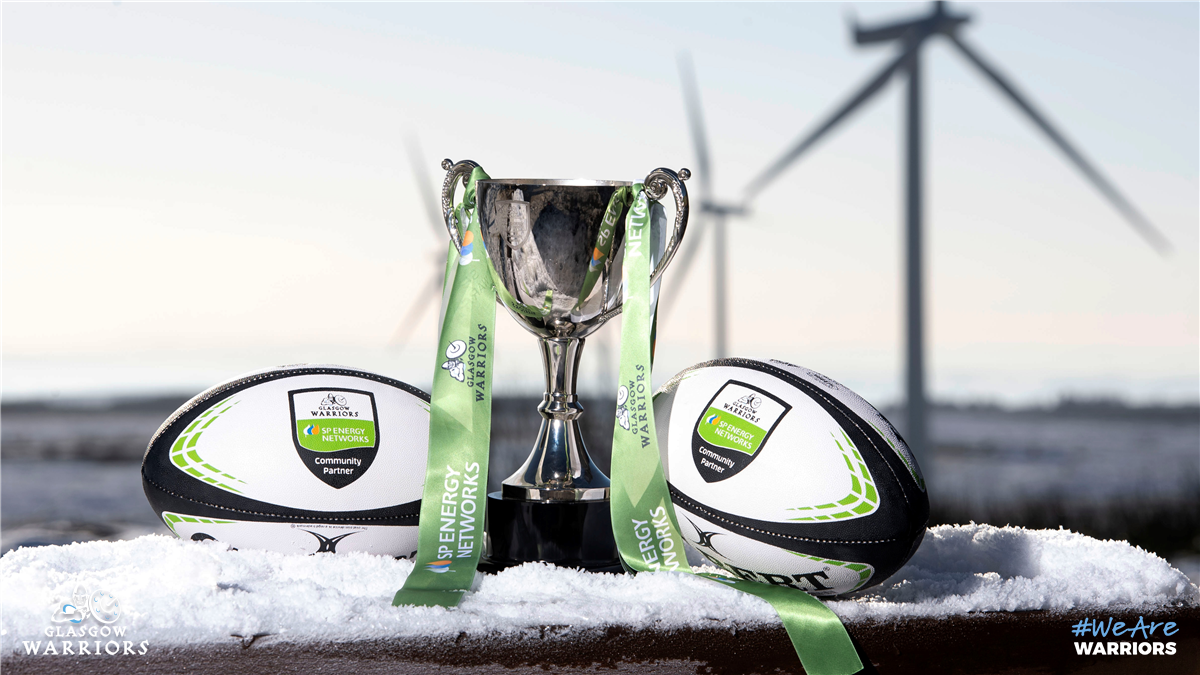 GlasgowWarriors's tweet photo. 🏆 Lee Jones was at Whitelee Windfarm today to help launch the SP Energy Networks Warriors Championship, which gets underway on Wednesday at Scotstoun #SPENRugby https://t.co/om7aBJIZDT