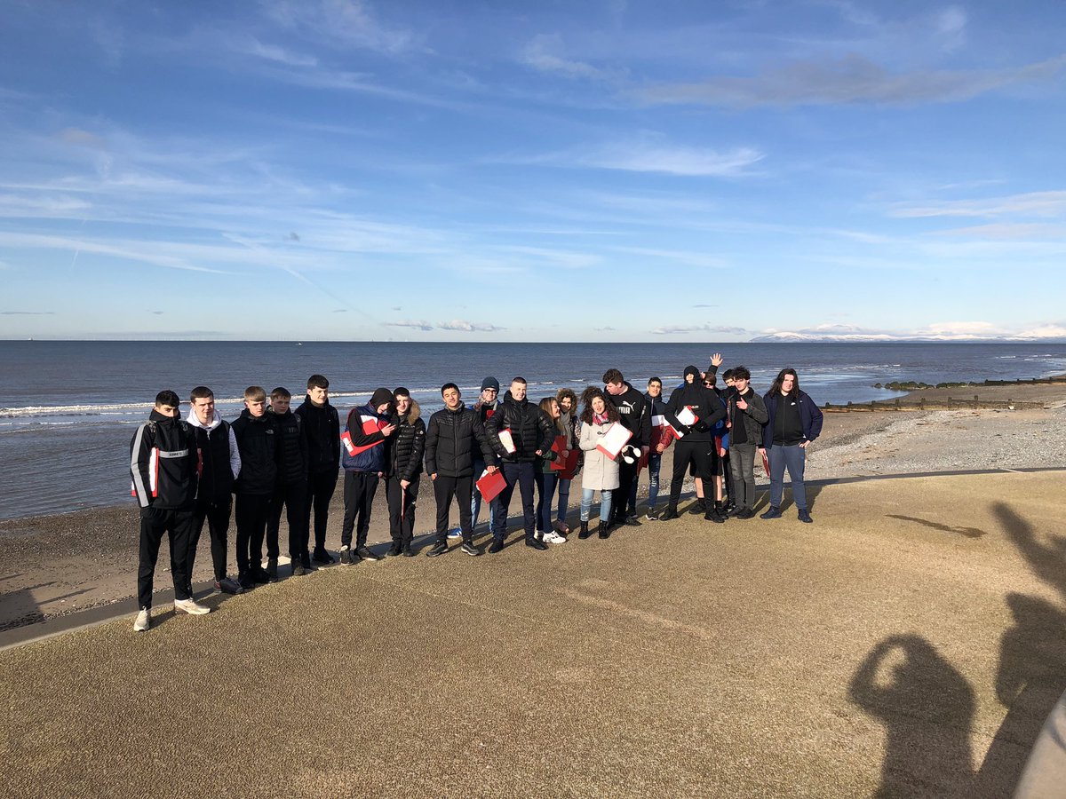 unitygeography's tweet image. Well done to everyone today. Absolutely freezing but some great information recorded for the Year 11 fieldwork.