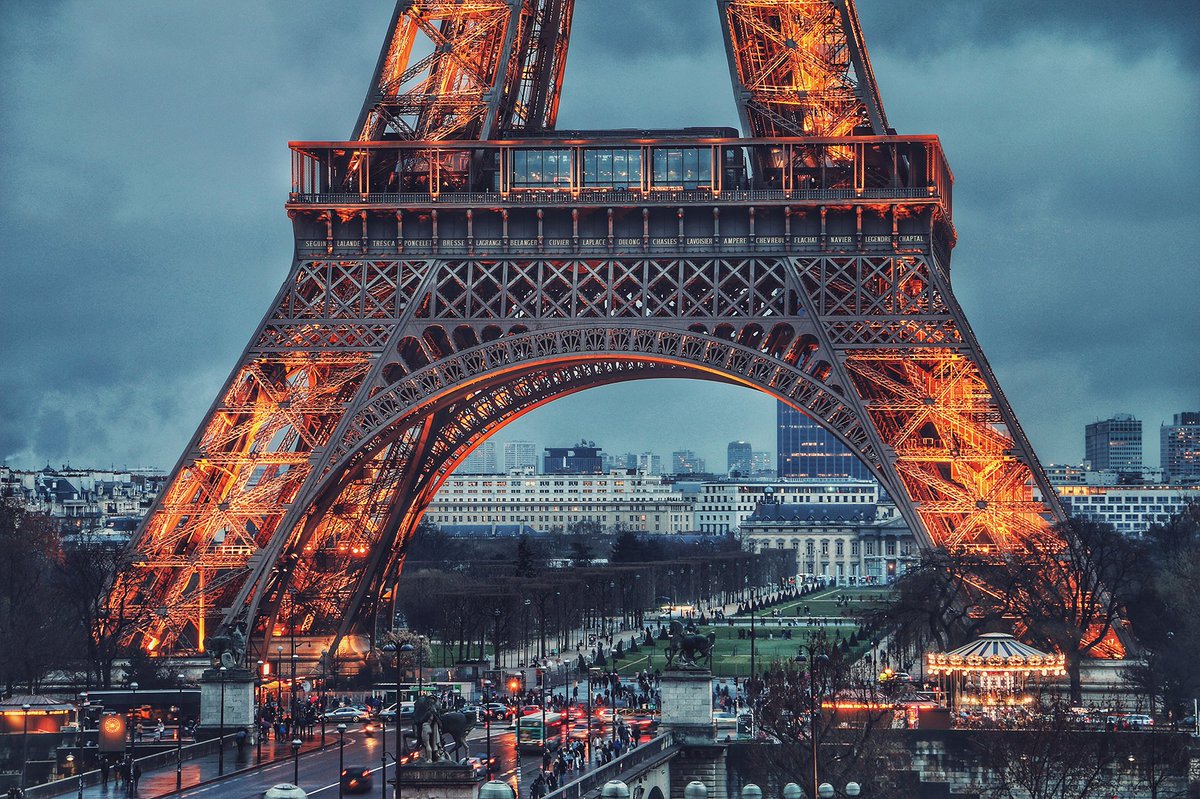SIMsmartprepaid's tweet photo. Who is in need of a European city break?

#Travel #Paris #FridayMotivation https://t.co/Z9y47cgtpw
