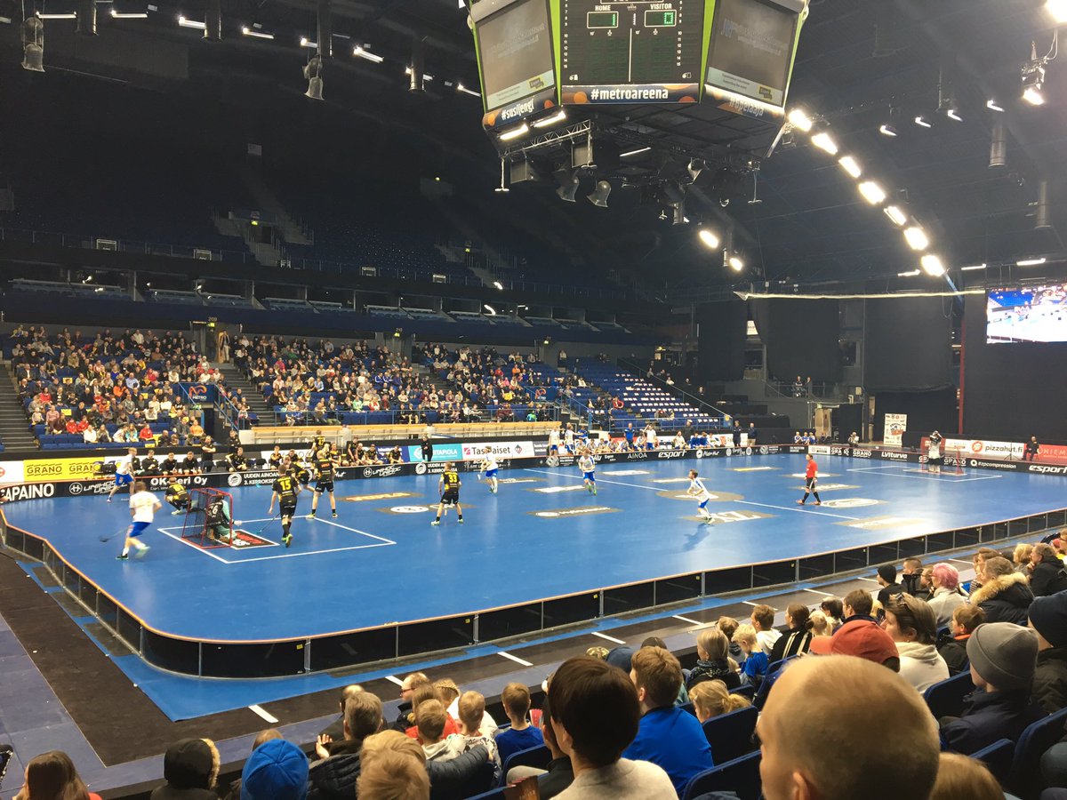 Onhan nää isojen areenoiden salibandyottelut hienoja. #salibandy #espoonderby #espoo