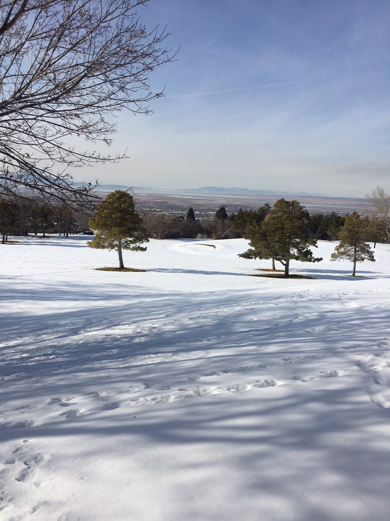 Another beautiful winter day at Bountiful Ridge!

#utahgolf #beaUTAHful #golf #winter
