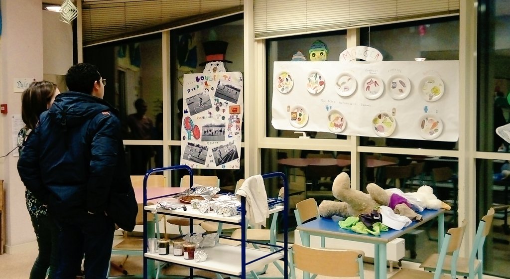 MlouCarbayo_Mut's tweet photo. Spectacle 🎭 #Kanine, stands #prevention pour petits et grands pour clôturer l'action "L'âge des pourquoi" au centre #périscolaire de #corbenay les animatrices ont réalisé de magnifiques fresques sur les thématiques abordées pendant 10 semaines. #Team_Mut. @mutcomtoise https://t.co/232V8YKrxd