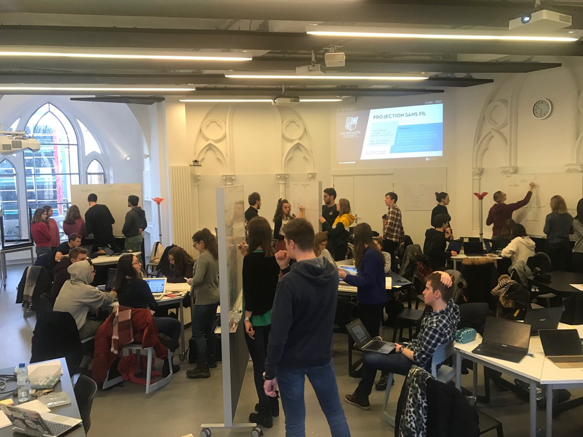 JCCAILLIEZ's tweet photo. Classe renversée, pour sa sixième saison, avec mes 48 étudiants de L3 qui construisent le cours en équipe. J'ai l'impression que ce sera un excellent cru ! #classerenversée https://t.co/lP1rtWbXpq