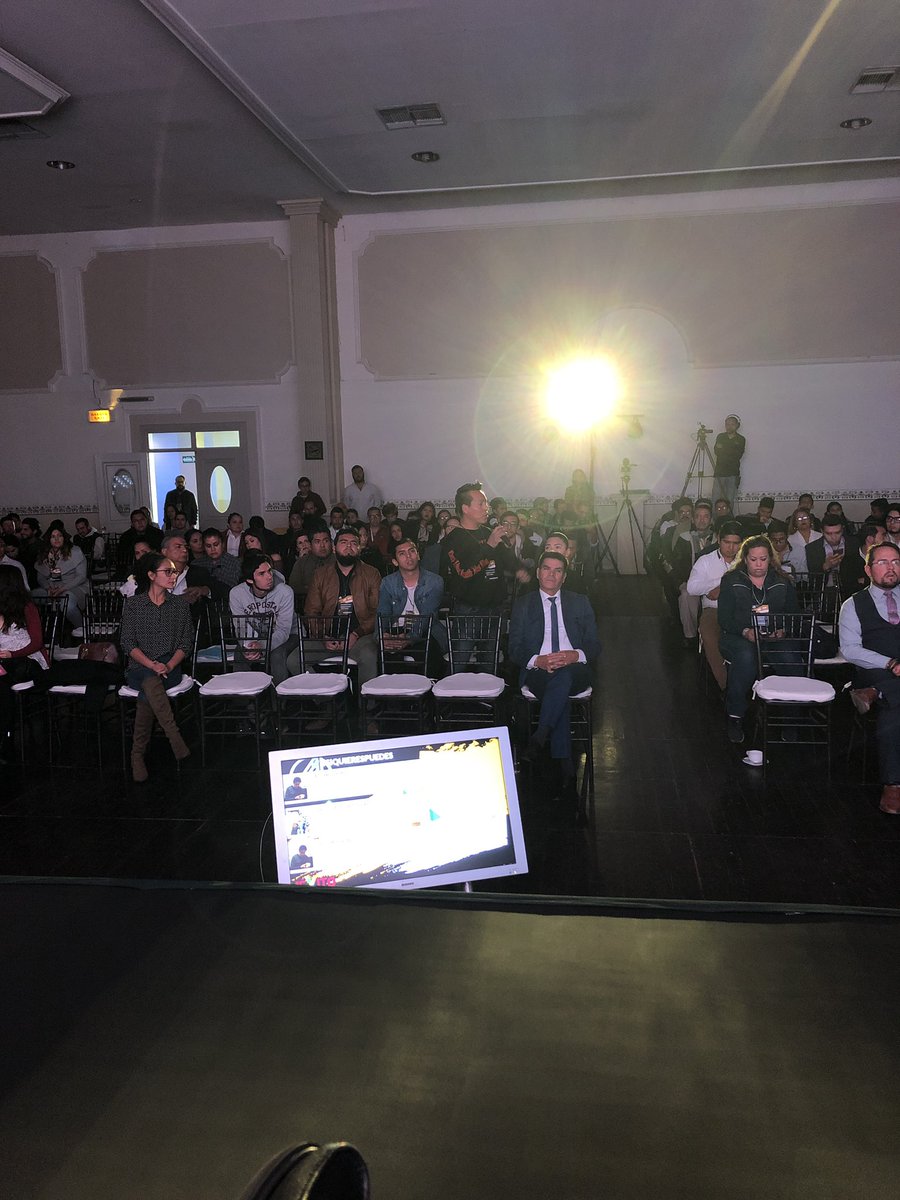 franciscozea's tweet photo. Un honor participar en #mexito #siquierespuedes con mi querido y admirado @arturoavila_mx https://t.co/VA4RVUzkQ0