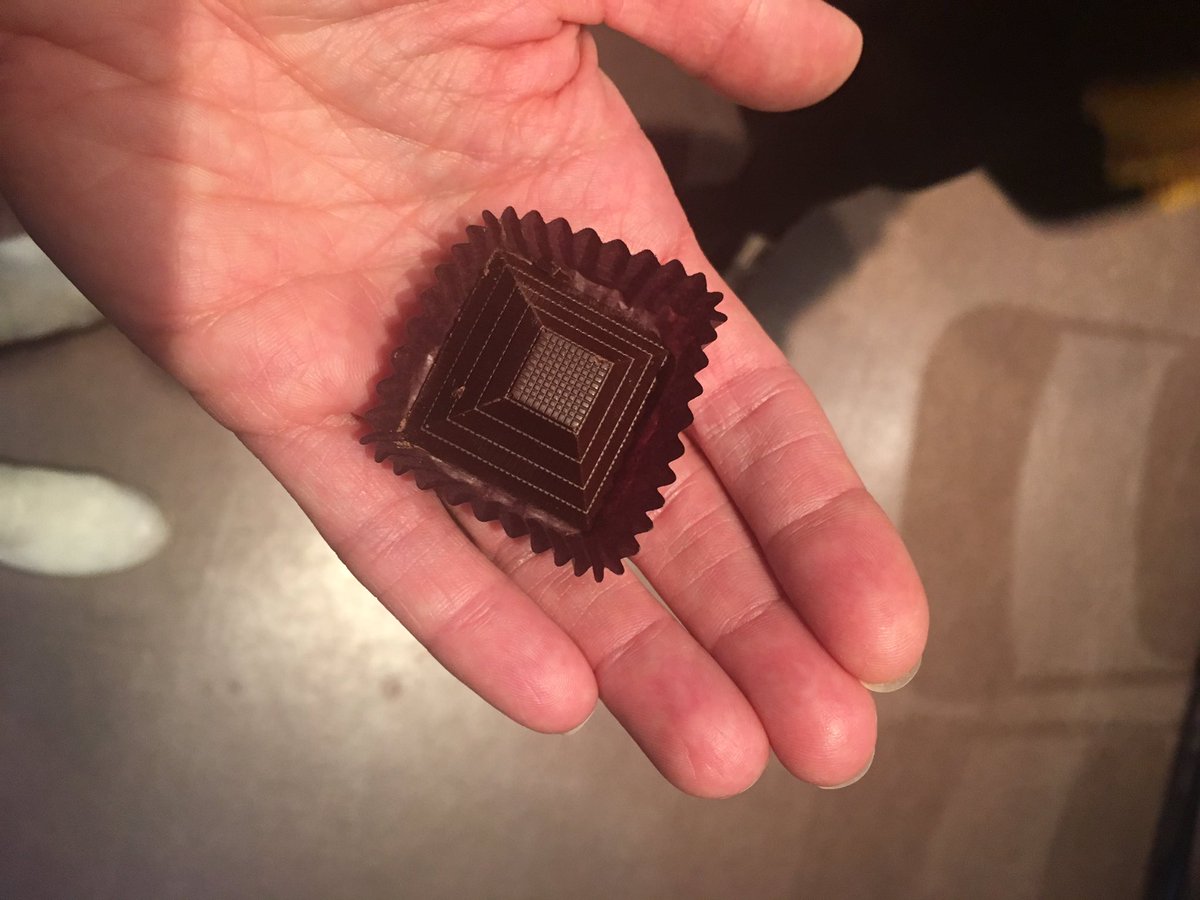 Vancouver_CM's tweet image. Thank you @PurdysChocolate for the incredible dark myan chocolate parting gift.
Perfect way to celebrate a fantastic talk with @VallelyKevin 

#CMsymmetry