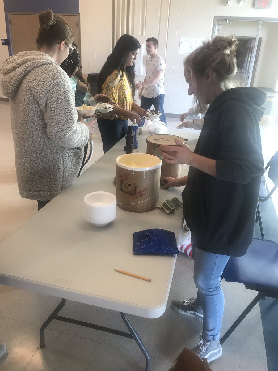 Maroa-Forsyth HS tweet media