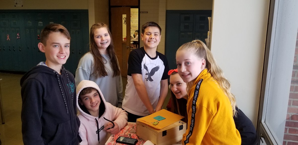 JenniferBano3's tweet image. Venetian students enjoying a book challenge celebration on this snowy afternoon! All students participating read at least 5 books this marking period. @SASD_IV #Sasdnext