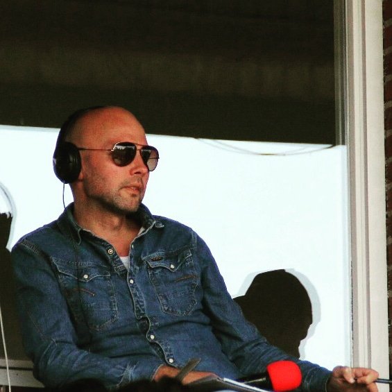 EDiender's tweet photo. Zaterdagavond doe ik samen met collega live radioverslag bij de #stadsderby in de eerste klasse D tussen @Goaheadkampen en @KHC_Kampen vanaf 18.00 uur op @ijsselmondsport op FM 106.4. #zinaan #rivaliteit #wieisdebestevankampen https://t.co/VU38N7ozoG
